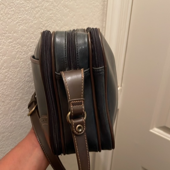 Carryland America please check all picture of condition - Picture 14 of 17